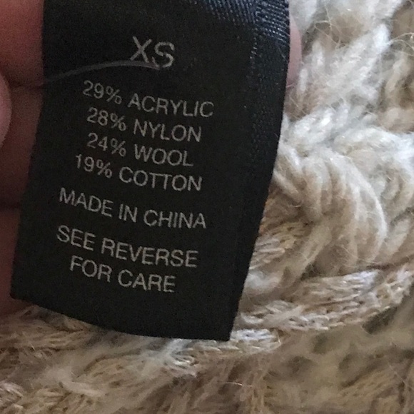 ⭐️BOGO FREE⭐️ BKE BUCKLE BOUTIQUE sweater - Picture 7 of 8